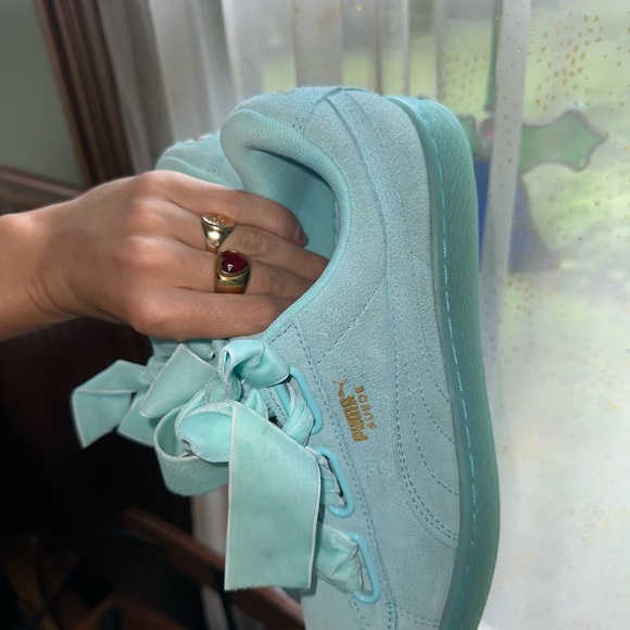 Puma Suede Heart Bow Sneaker - Picture 6 of 7